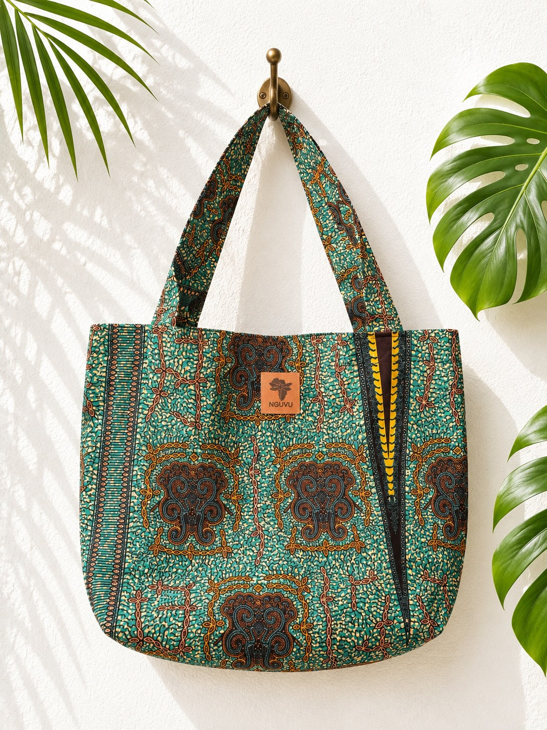 Zuri kitenge beach bag by Nguvu, handmade in Tanzania
